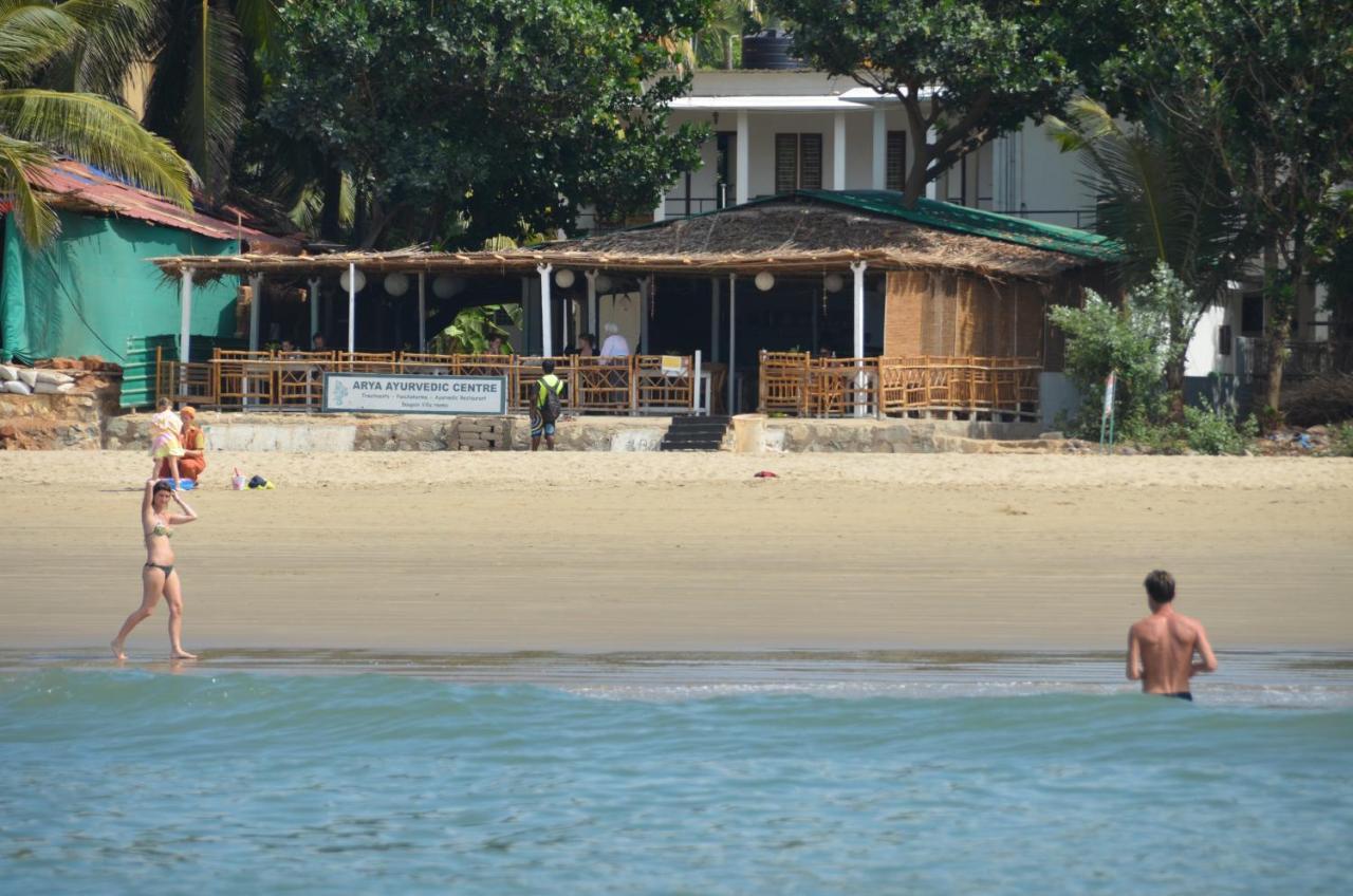 Arya Homestay Bougain Villa Gokarna  Eksteriør billede