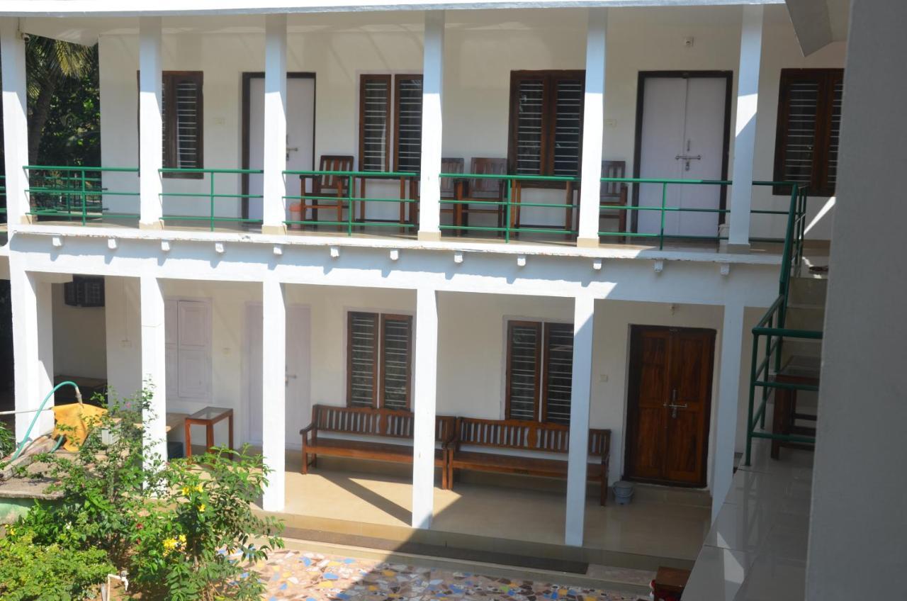 Arya Homestay Bougain Villa Gokarna  Eksteriør billede