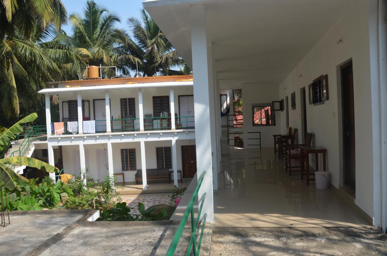 Arya Homestay Bougain Villa Gokarna  Eksteriør billede