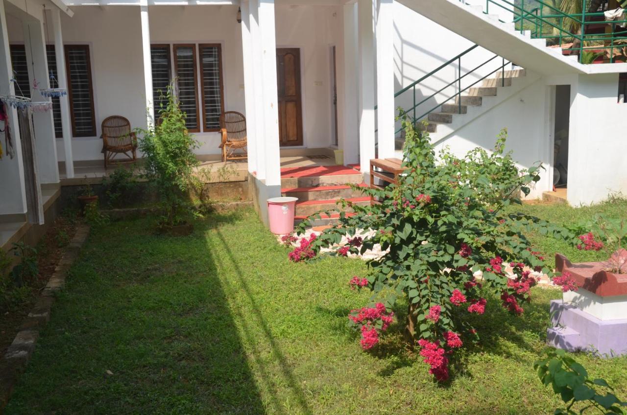 Arya Homestay Bougain Villa Gokarna  Eksteriør billede