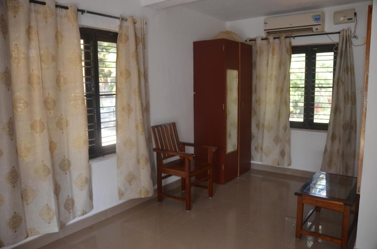 Arya Homestay Bougain Villa Gokarna  Eksteriør billede