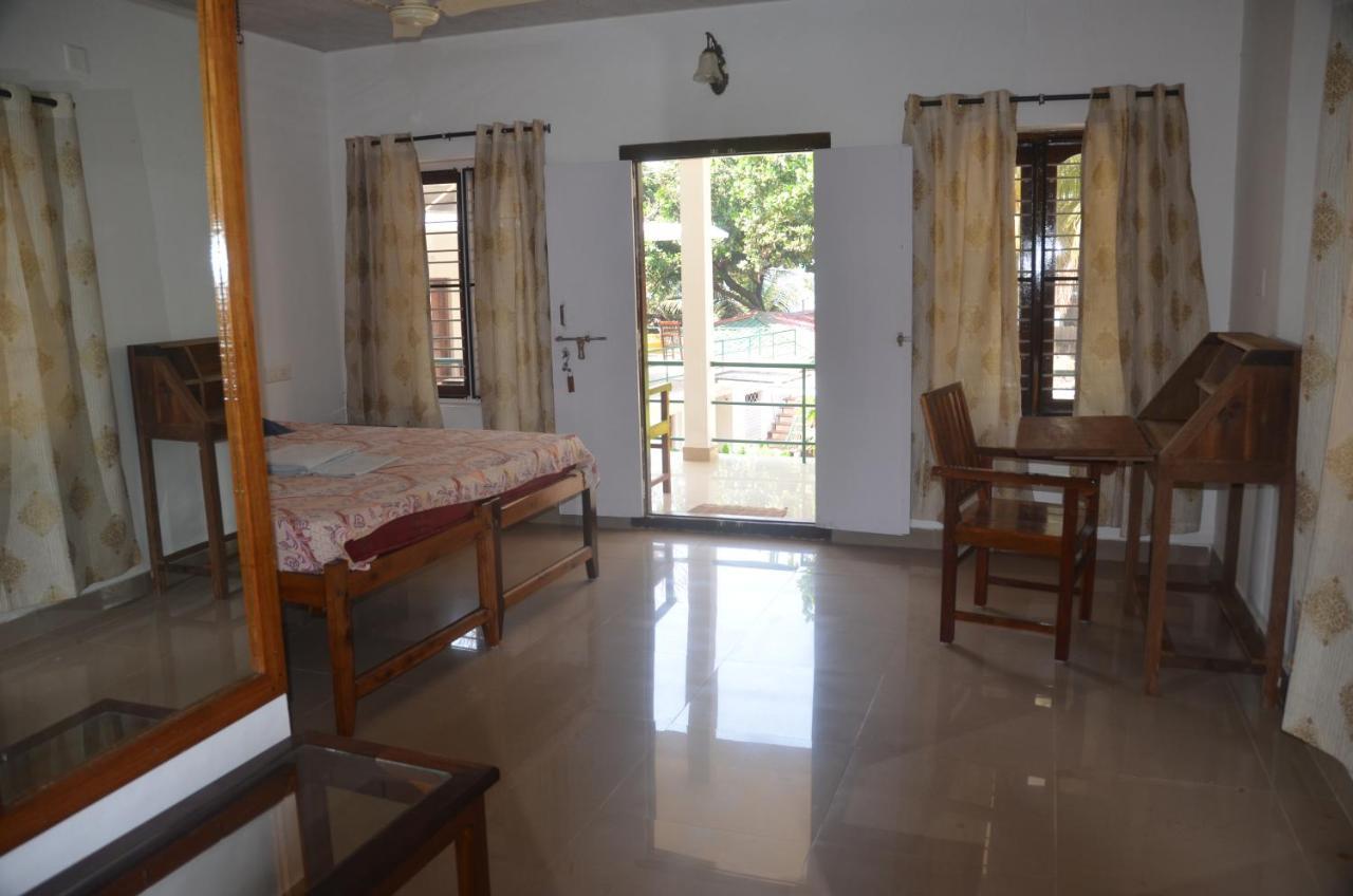Arya Homestay Bougain Villa Gokarna  Eksteriør billede