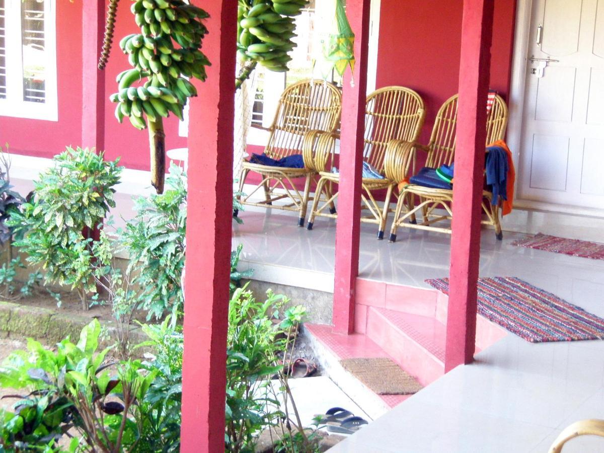 Arya Homestay Bougain Villa Gokarna  Eksteriør billede