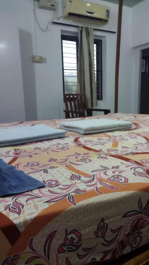 Arya Homestay Bougain Villa Gokarna  Eksteriør billede